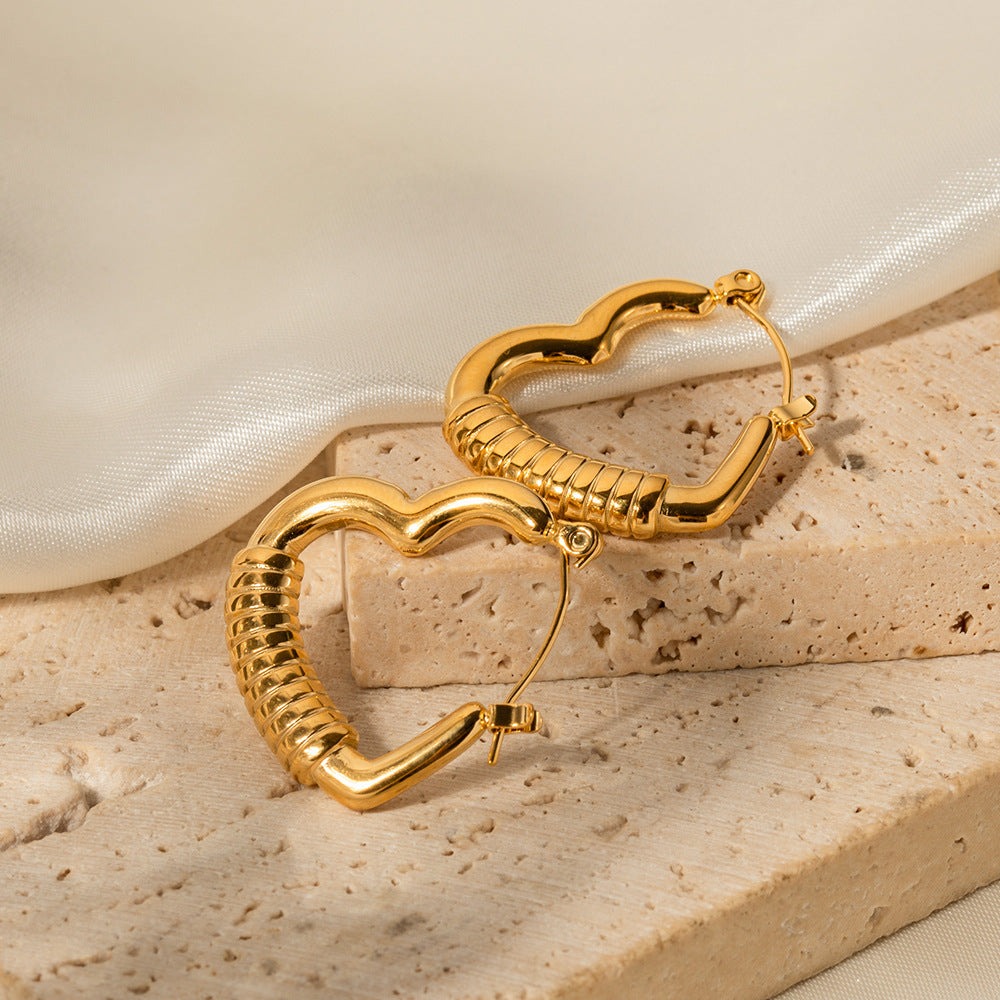 18K Gold Exquisite Fashion Heart Bread Design Earrings