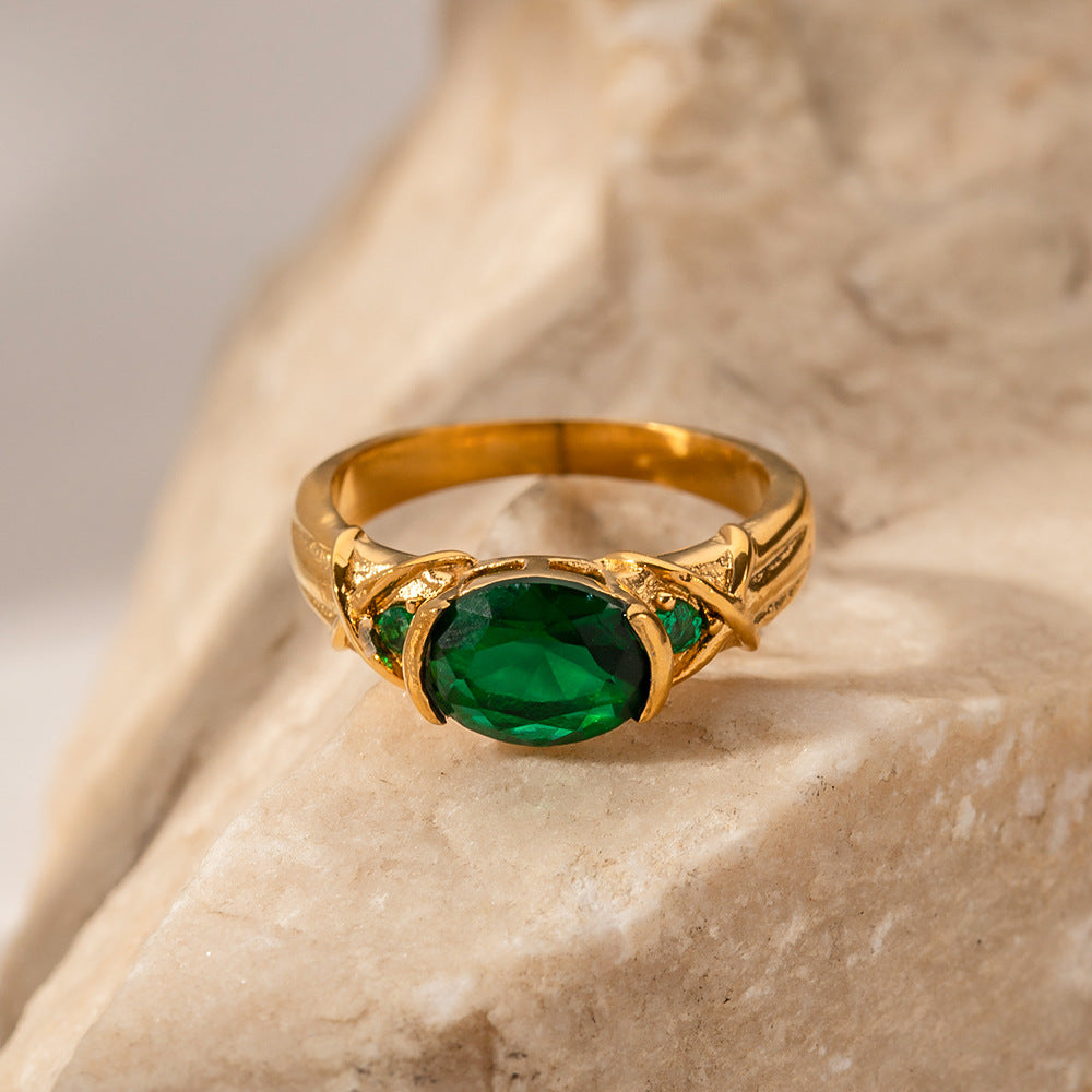 18K Gold Exquisite Fashion Inlaid Large Oval Green Zircon Design Versatile Ring