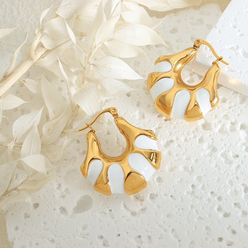 18K Gold Novel Trendy Hollow Ring Design Versatile Earrings