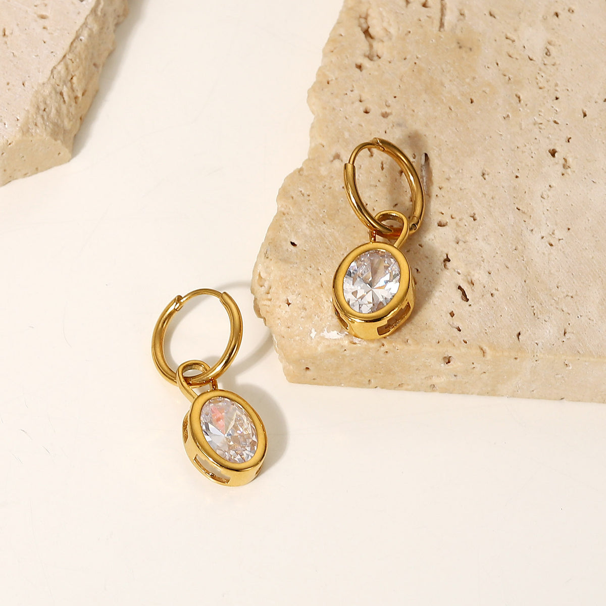 18K Gold Exquisite Dazzling Oval Shape Inlaid Zircon Design Versatile Earrings