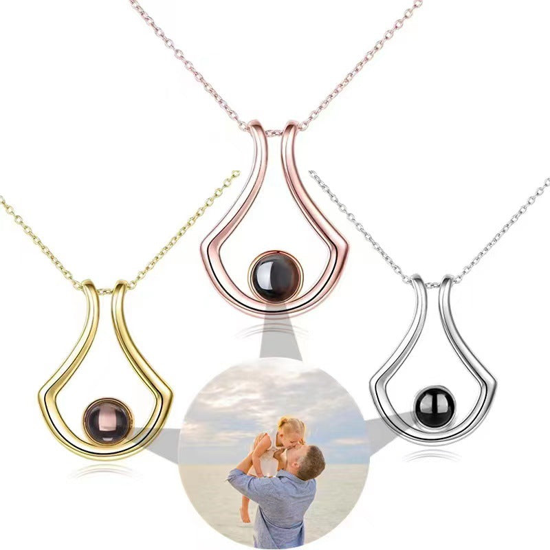 Fashion and simple U-shaped projection necklace