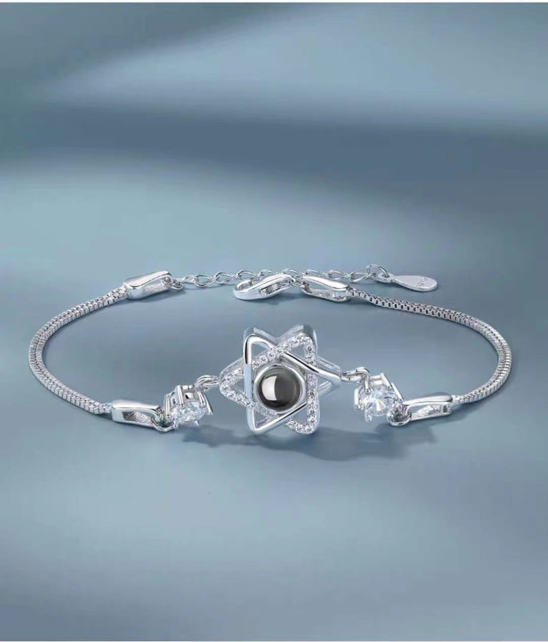 Exquisite and dazzling six-pointed star diamond projection bracelet