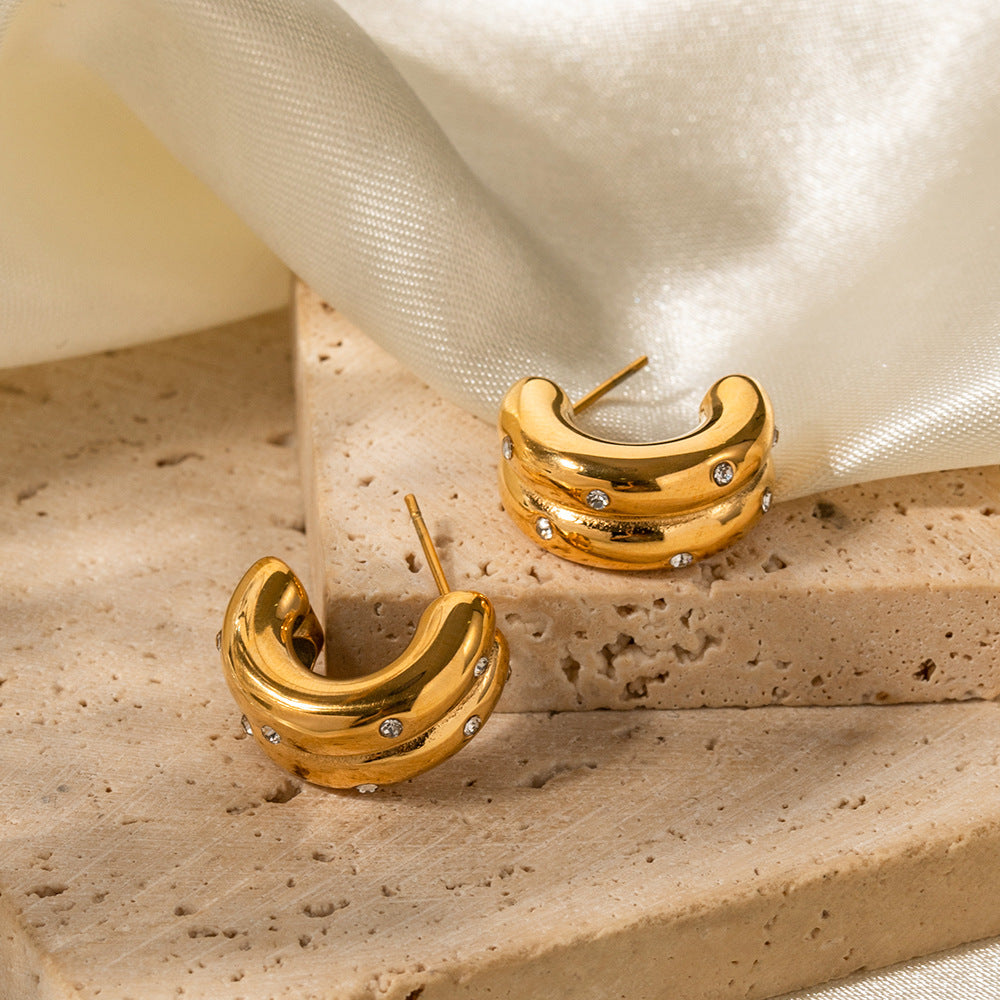 18K Gold Noble Simple C Shape Diamond Design Versatile Earrings