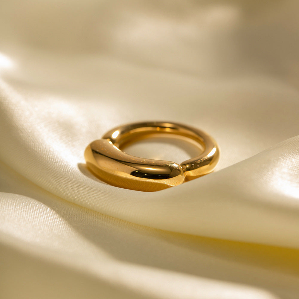 18k Gold Fashion Simple Light Luxury Design Versatile Ring
